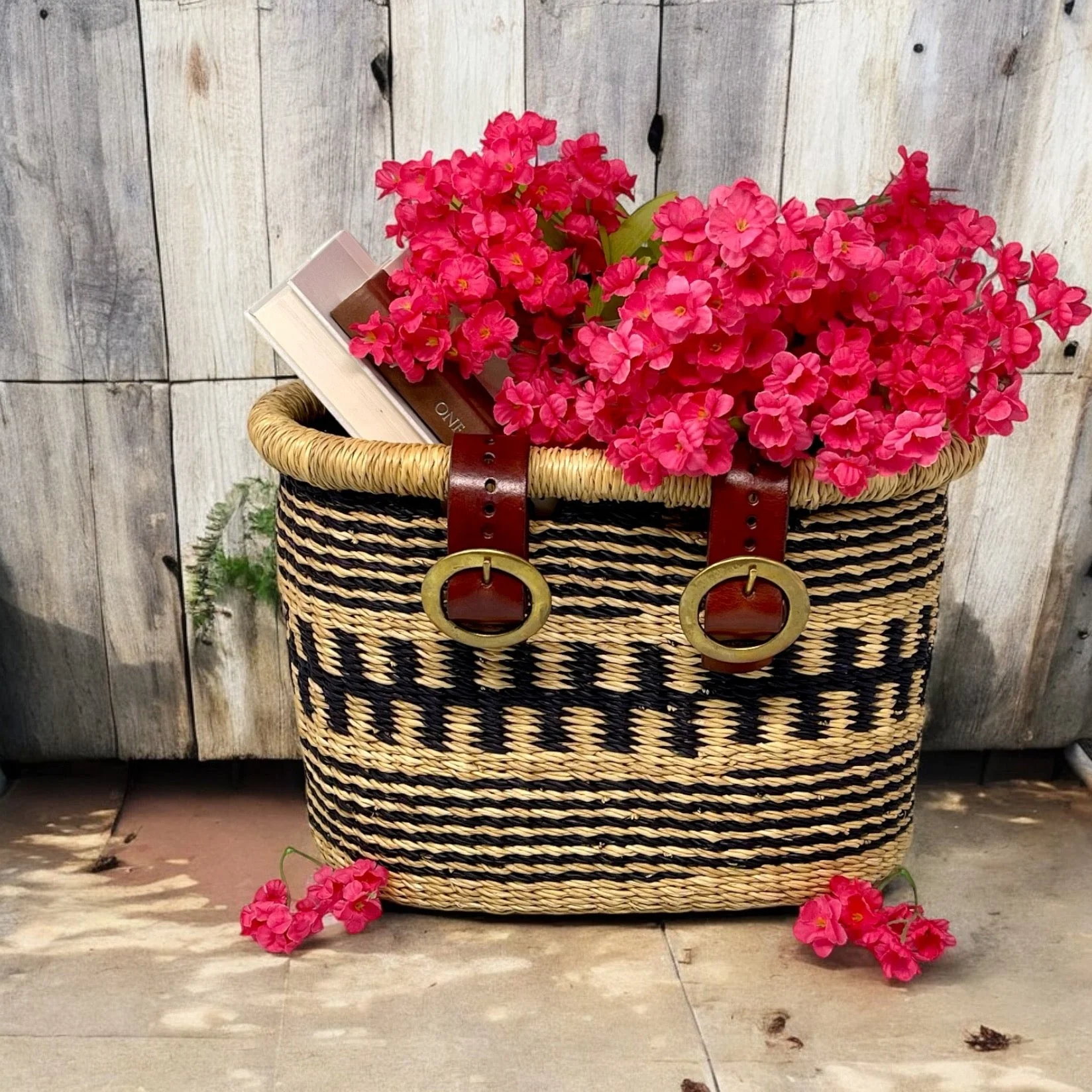 Ghanaian Handwoven Medium Bolga Bicycle Basket - Image 4