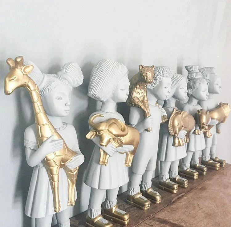 The Little Six Children Clonette Doll Figurines in White - Image 3